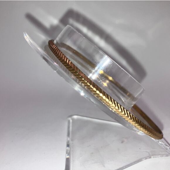 Vintage Gold-Tone Herringbone  2.75" Bangle Bracelet! - Picture 2 of 5